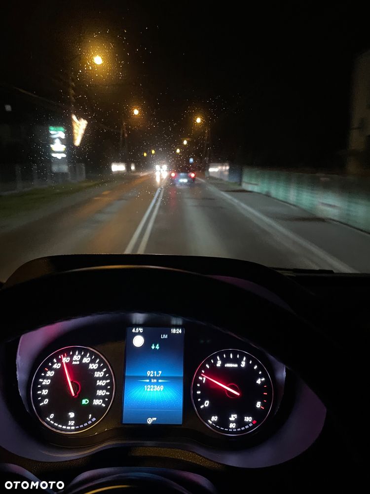 Mercedes-Benz Sprinter - 22
