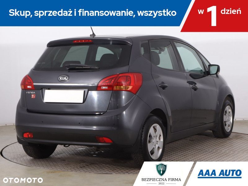 Kia Venga - 7