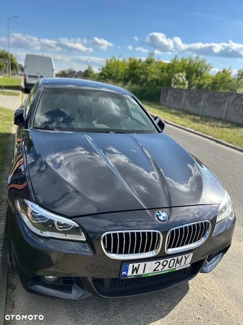 BMW Seria 5 550i xDrive - 1