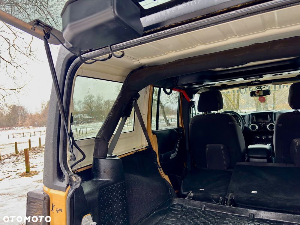 Jeep Wrangler 3.6 Unlim Sahara - 38