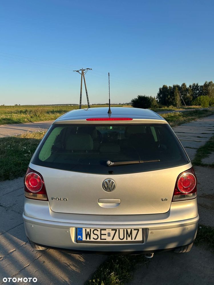 Volkswagen Polo 1.4 16V Comfortline - 5