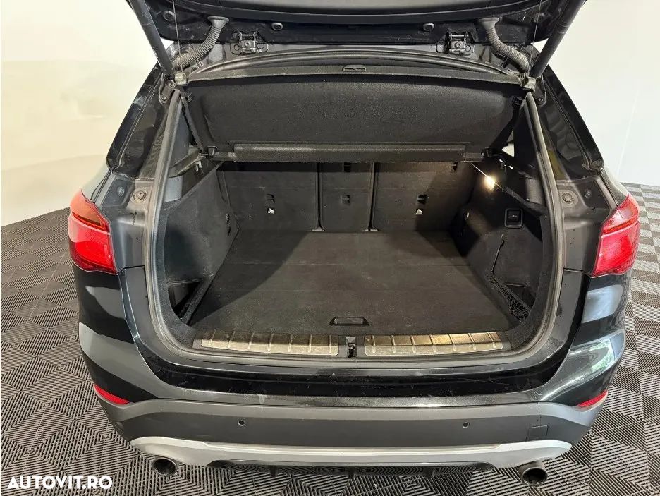 BMW X1 sDrive20i AT - 7