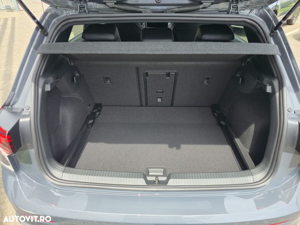 Volkswagen Golf 1.5 eTSI OPF DSG R-Line - 12