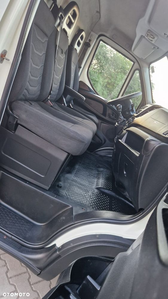 Iveco DAILY 35 Klima Elektryka Tempomat Na Bliźniaku Furgon 3os. Hak Serwis - 14