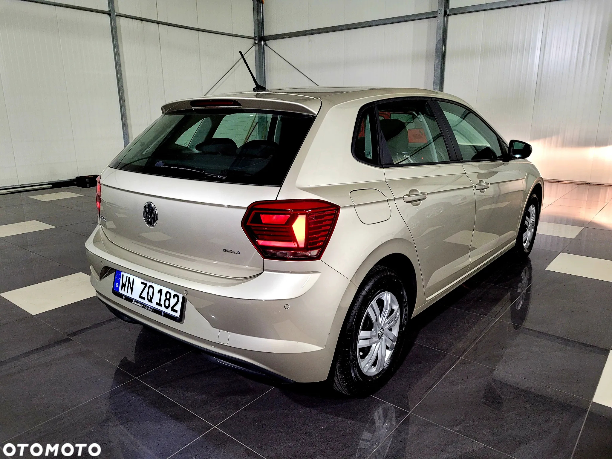 Volkswagen Polo 1.0 Comfortline - 10