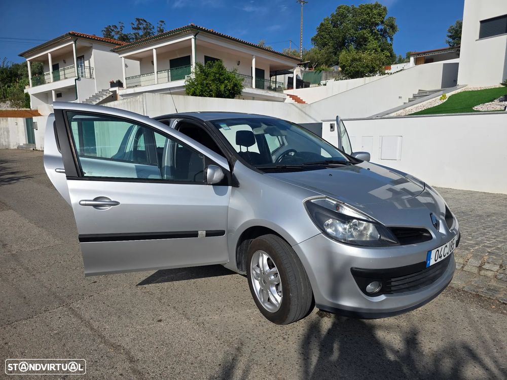 Renault Clio 1.2 16V Confort - 3
