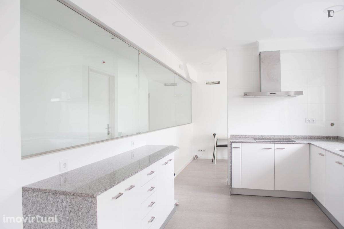 Quarto - localizado em Rio Tinto Porto - Grande imagem: 3/19