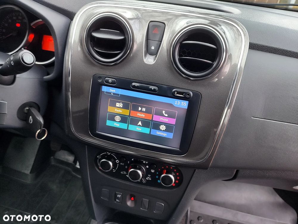 Dacia Logan TCe 90 S&S Stepway Celebration - 24