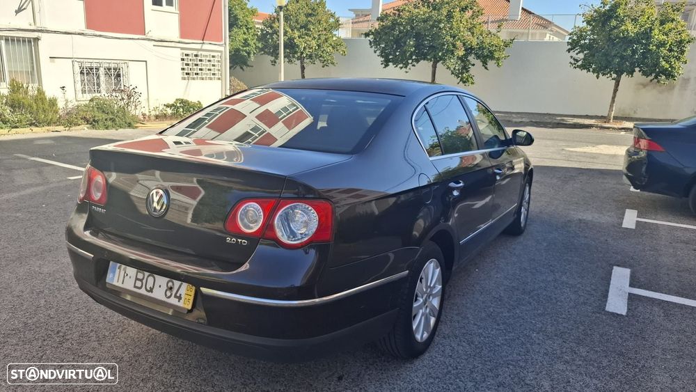 VW Passat 2.0 TDI Confortline - 4