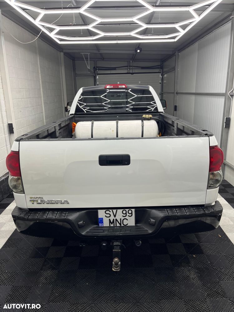Toyota Tundra - 4