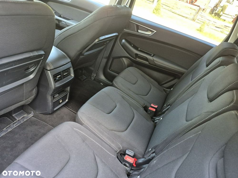 Ford S-Max - 11