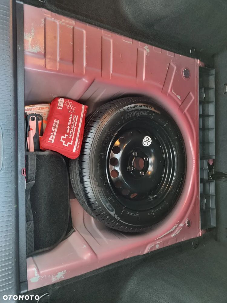 Dacia Logan SCe 75 Essential - 32