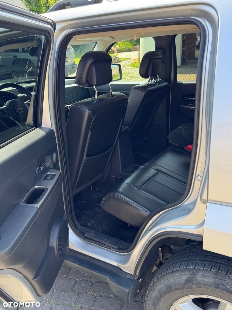 Jeep Liberty - 10
