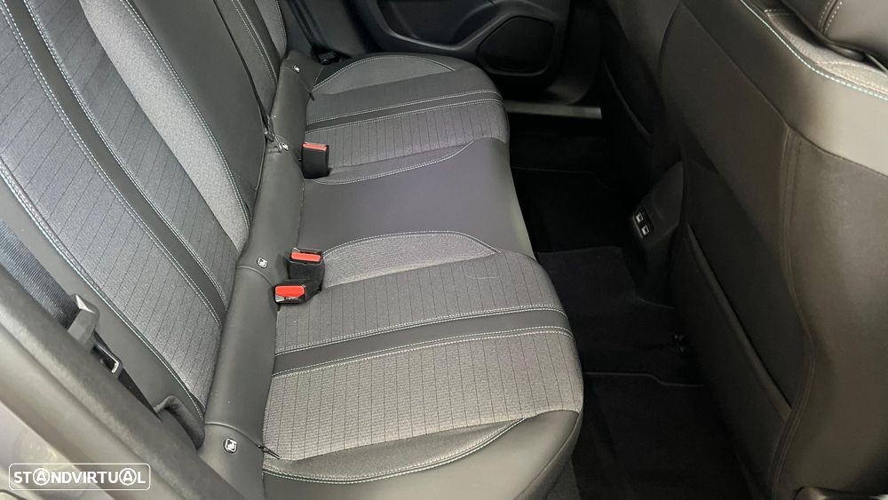 Peugeot 2008 1.2 PureTech Allure Pack EAT8 - 17