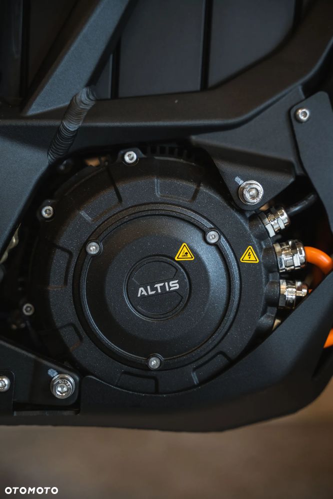 Altis Powersports Sigma - 6