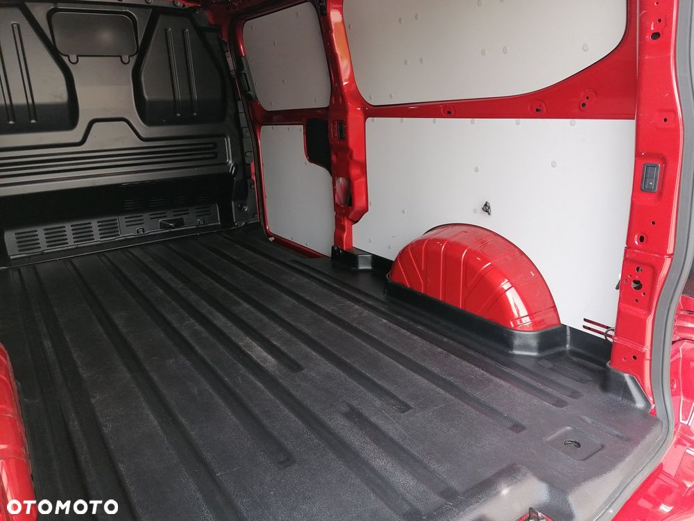 Ford CUSTOM VAN LIMITED - 9