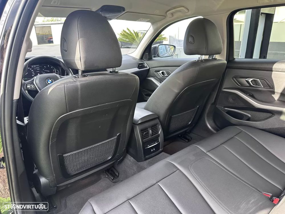 BMW 318 d Aut. Sport Line - 43
