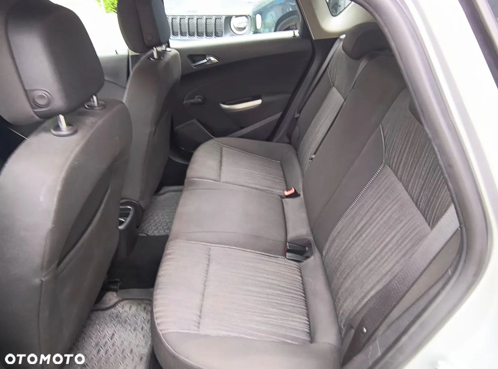 Opel Astra IV 1.6 Enjoy EU6 - 13