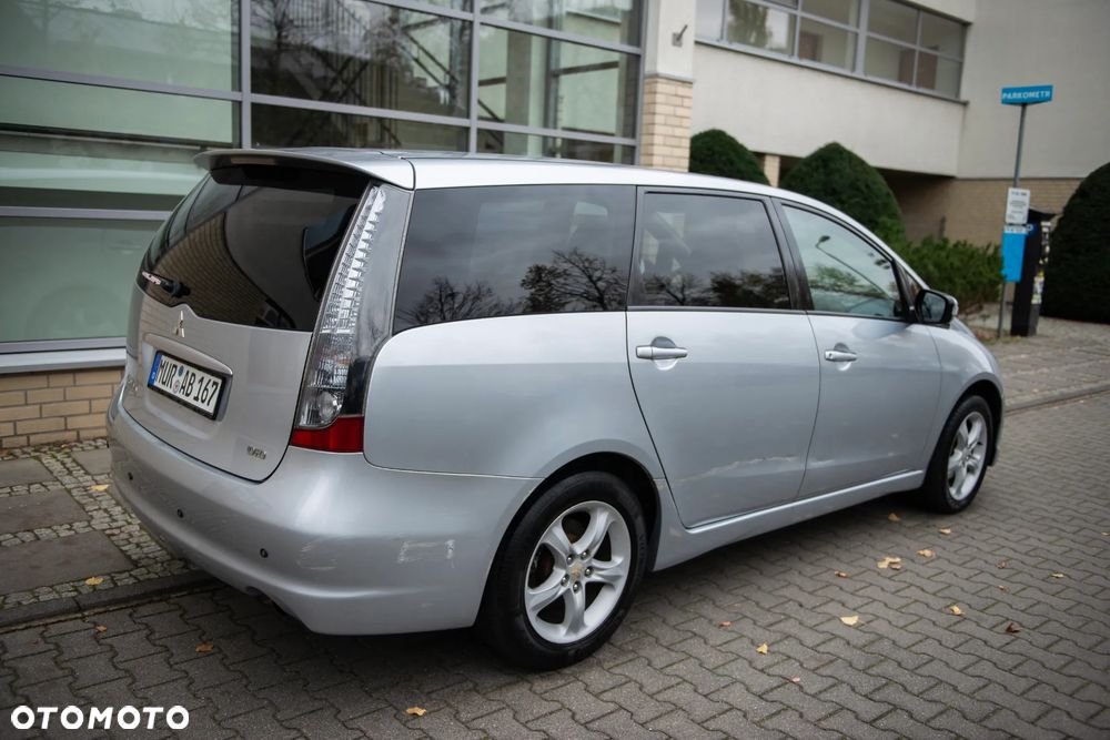 Mitsubishi Grandis 2.0 DI-D 6-Sitzer Intense - 13