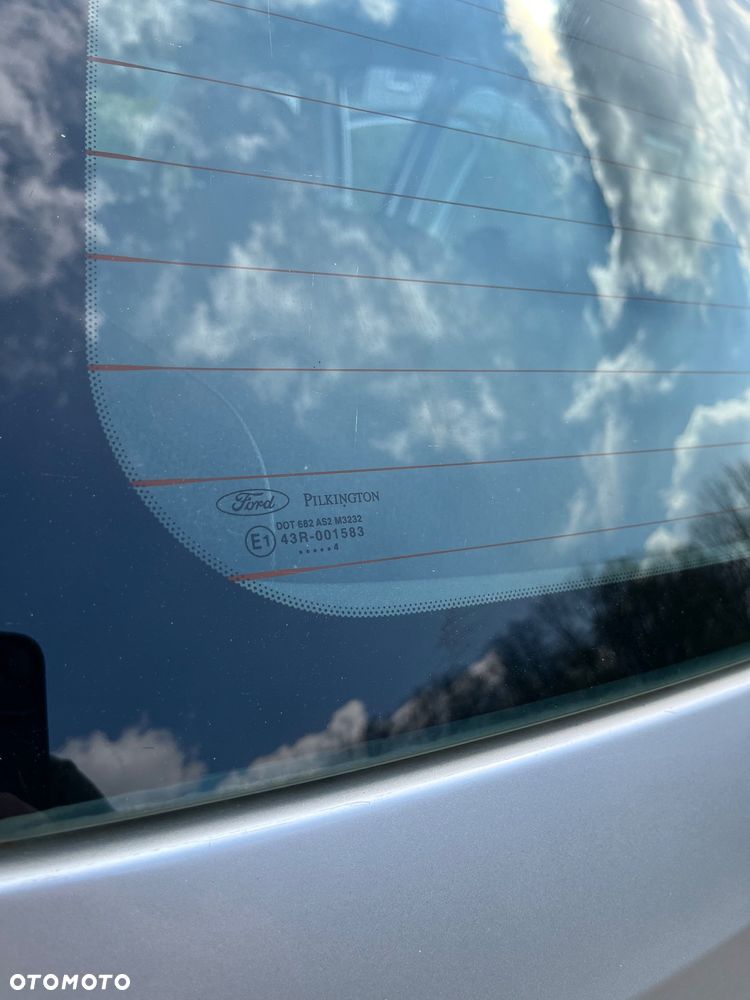 Ford Fiesta 1.4 Ghia - 35