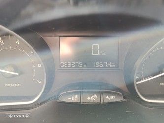 Peugeot 2008 1.2 PureTech Style - 20