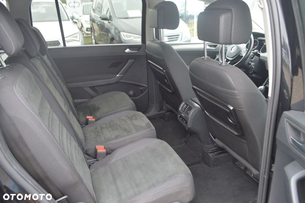 Volkswagen Touran - 27