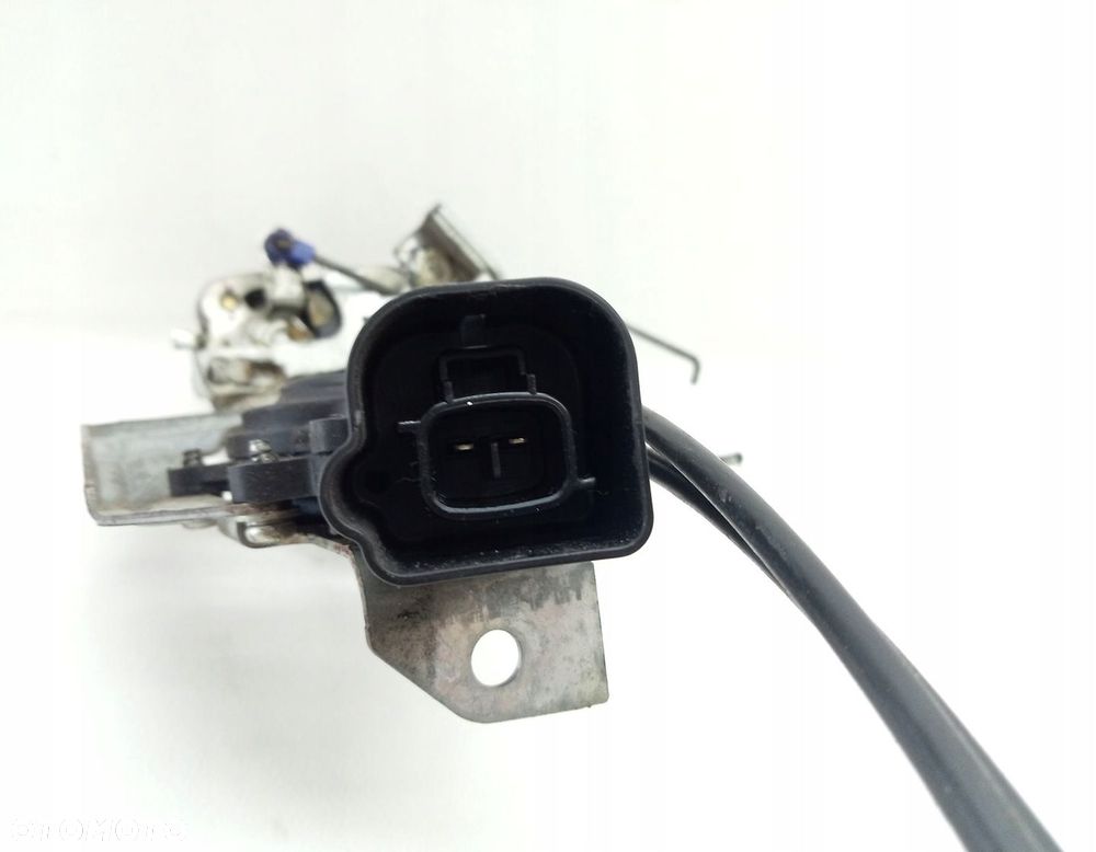 ZAMEK DRZWI PRAWY MITSUBISHI FUSO CANTER 3C13 06- - 2