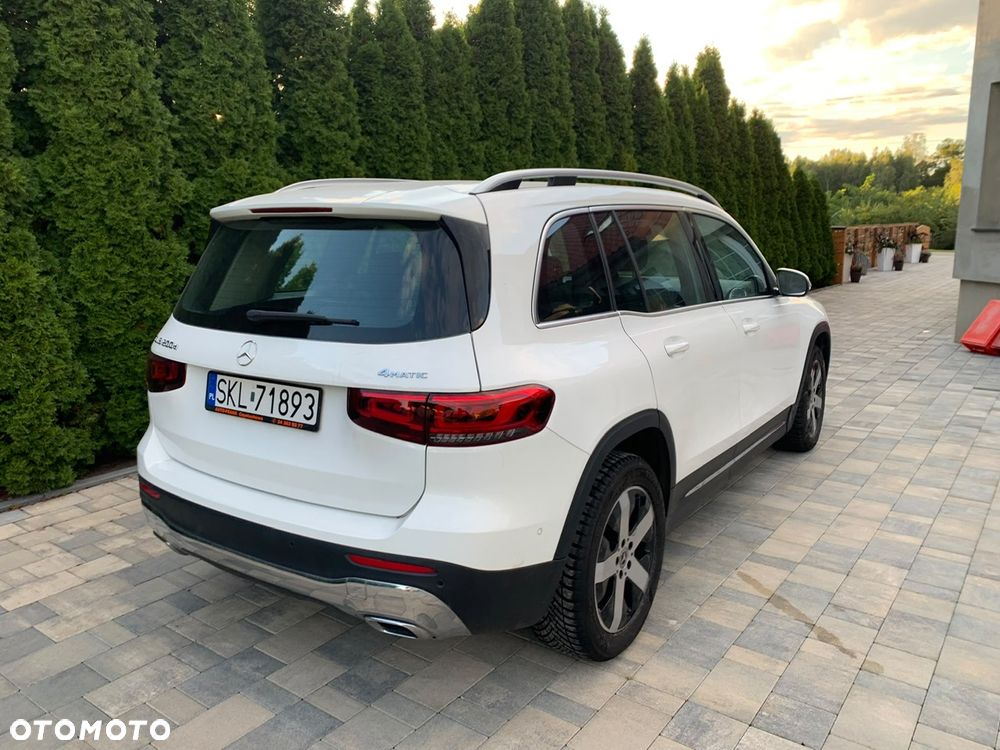Mercedes-Benz GLB - 11