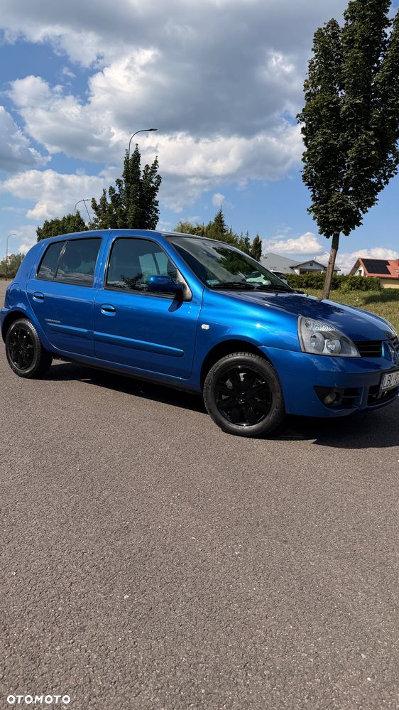 Renault Clio 1.2 16V Campus - 9