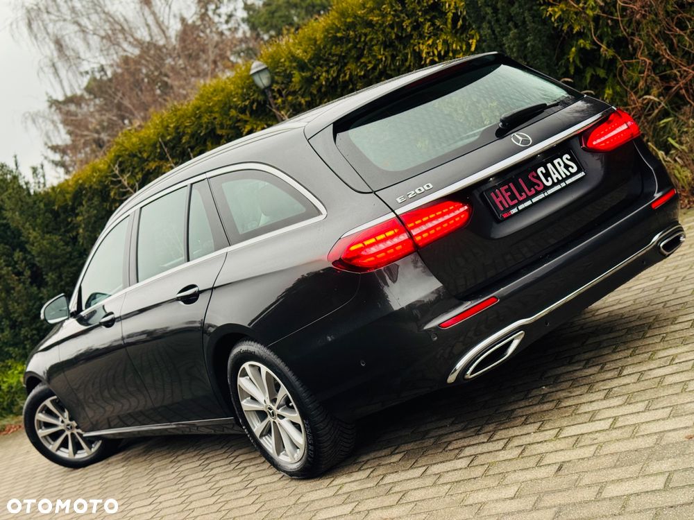 Mercedes-Benz Klasa E 200 9G-TRONIC Exclusive - 4