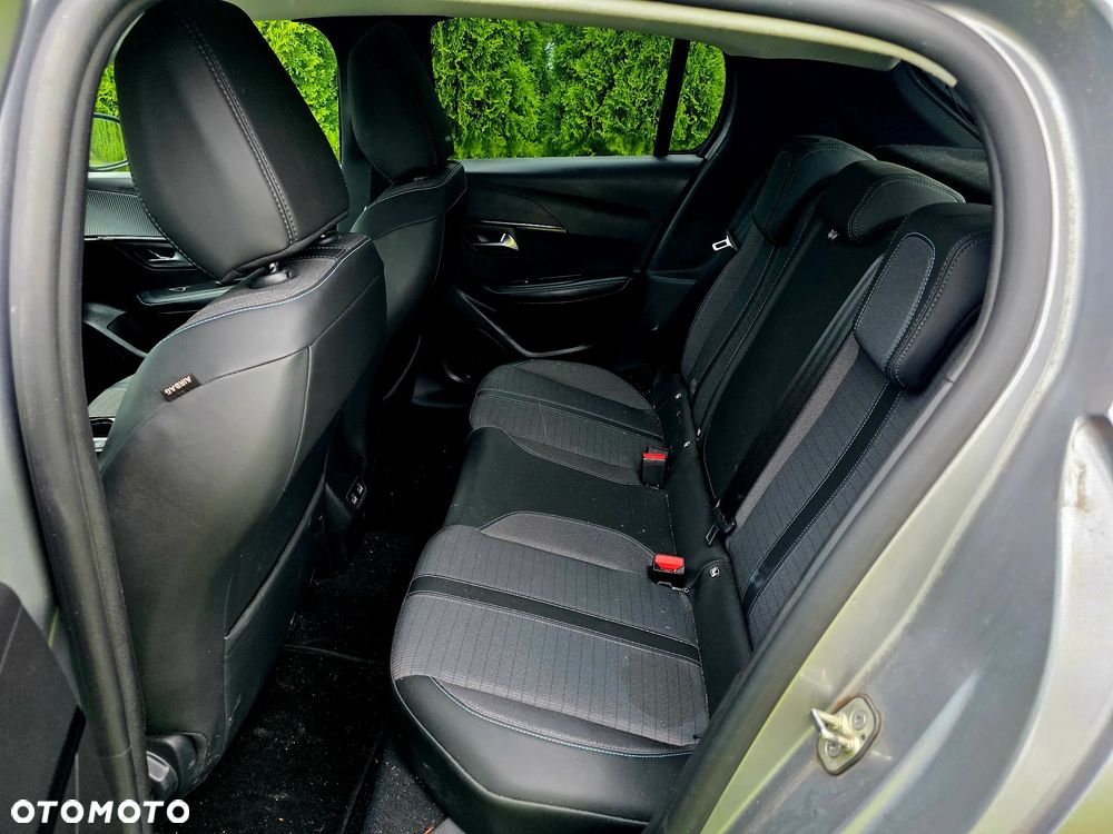 Peugeot 208 Benzin 100 Allure - 16