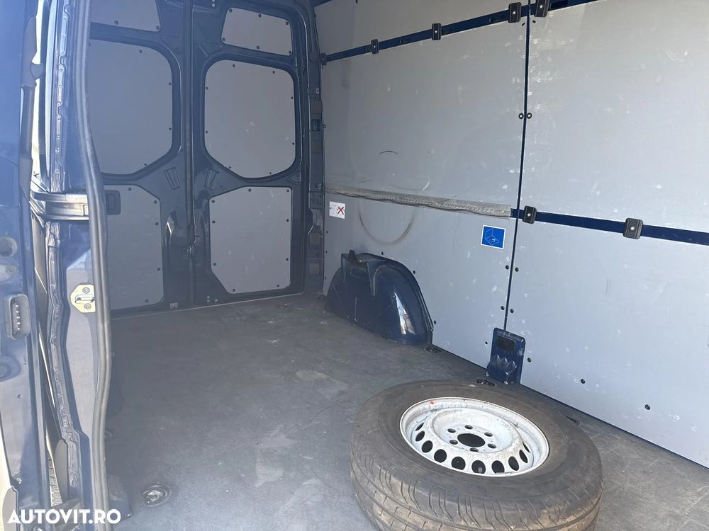 Mercedes-Benz Sprinter - 15