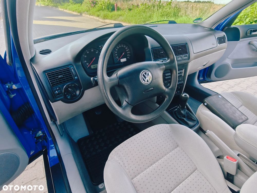 Volkswagen Golf - 24