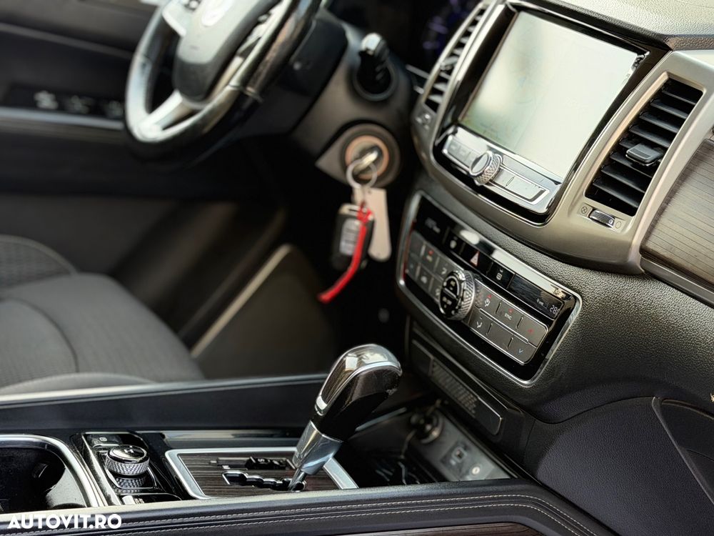 SsangYong REXTON 2.2 e-XDi 220 4WD Aut. Quartz - 4