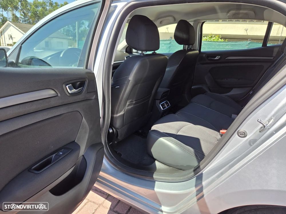 Renault Mégane 1.5 Blue dCi Bose Edition - 31