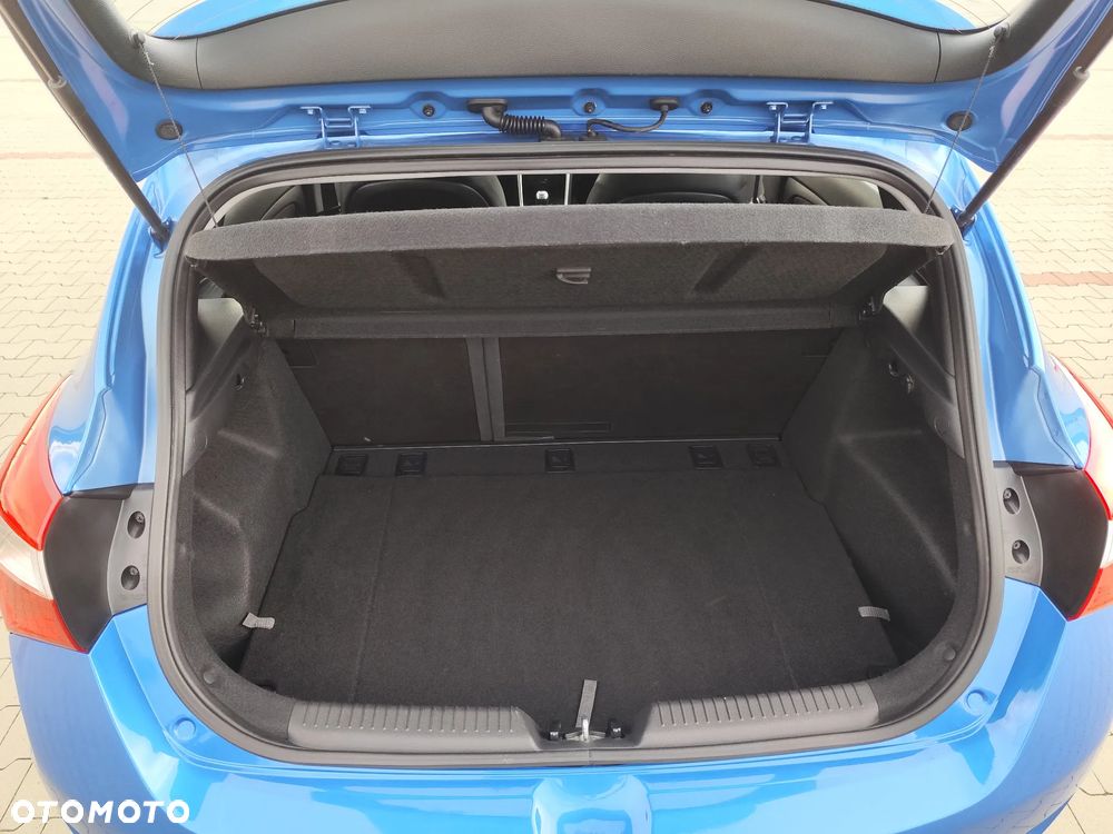 Hyundai i30 blue 1.4 Classic - 17
