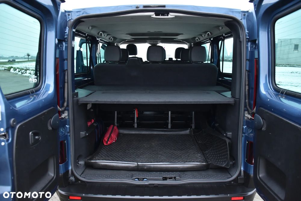 Renault Trafic Grand 2.0 dCi - 10