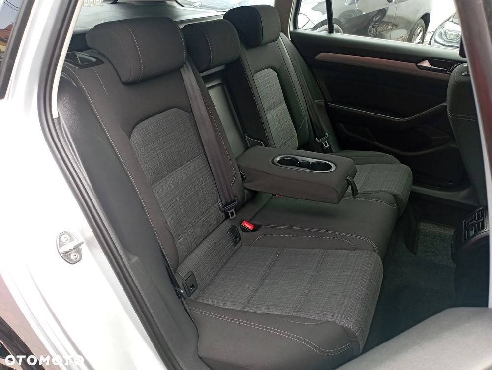 Volkswagen Passat Variant 2.0 TDI EVO Business DSG - 10