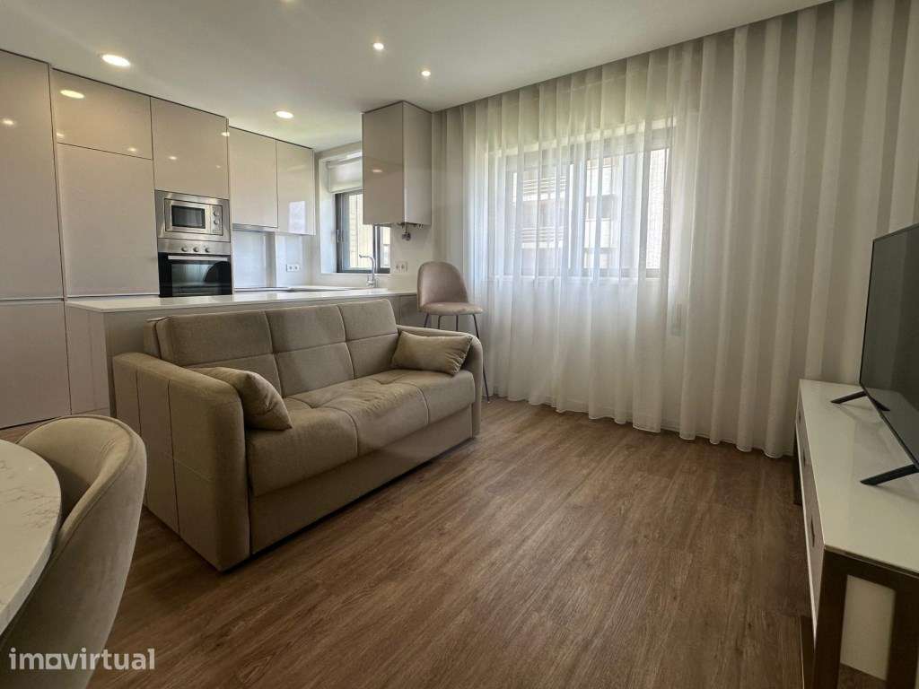 Apartamento T1 junto à Praia na Póvoa de Varzim - Grande imagem: 2/25