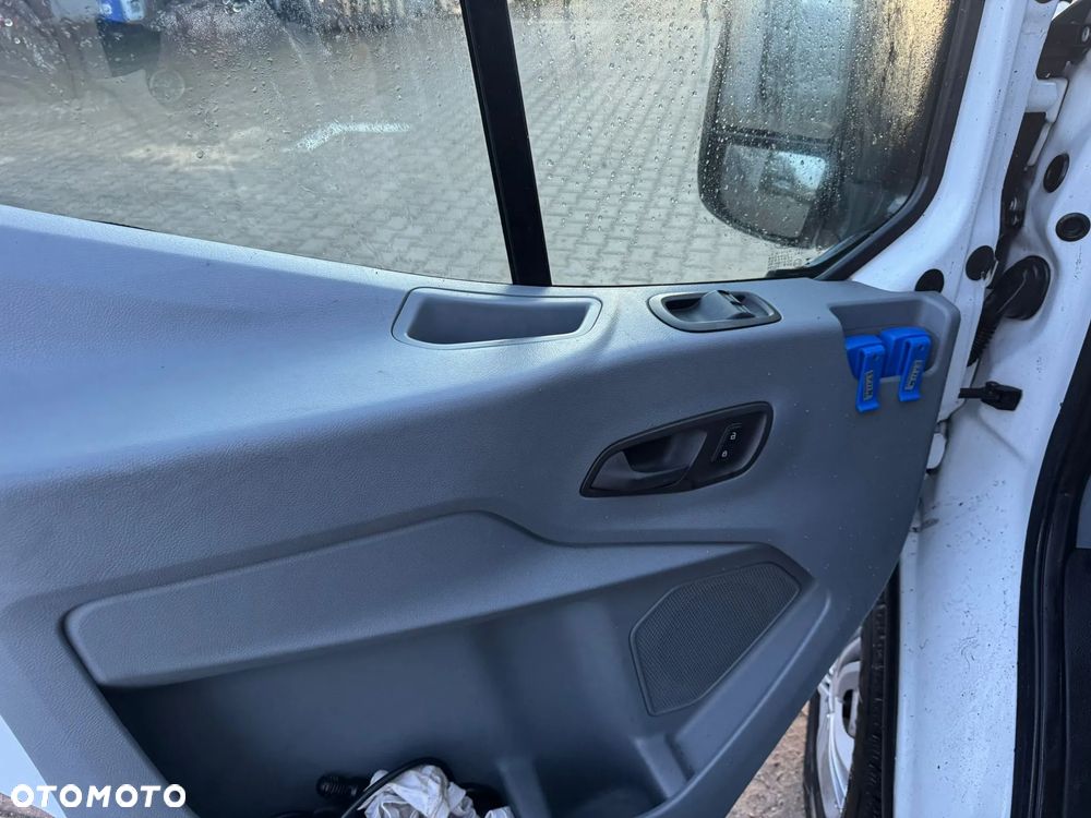 Ford Transit - 9