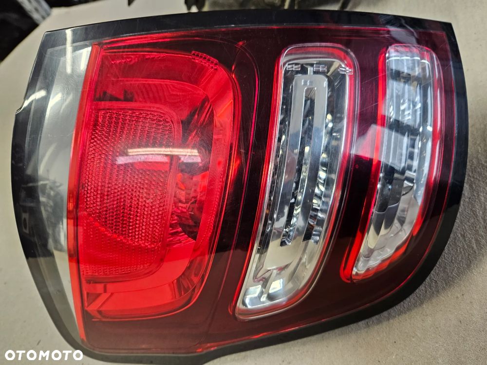 Citroen C3 II 2 lift lampa tył tylna  prawa - 1