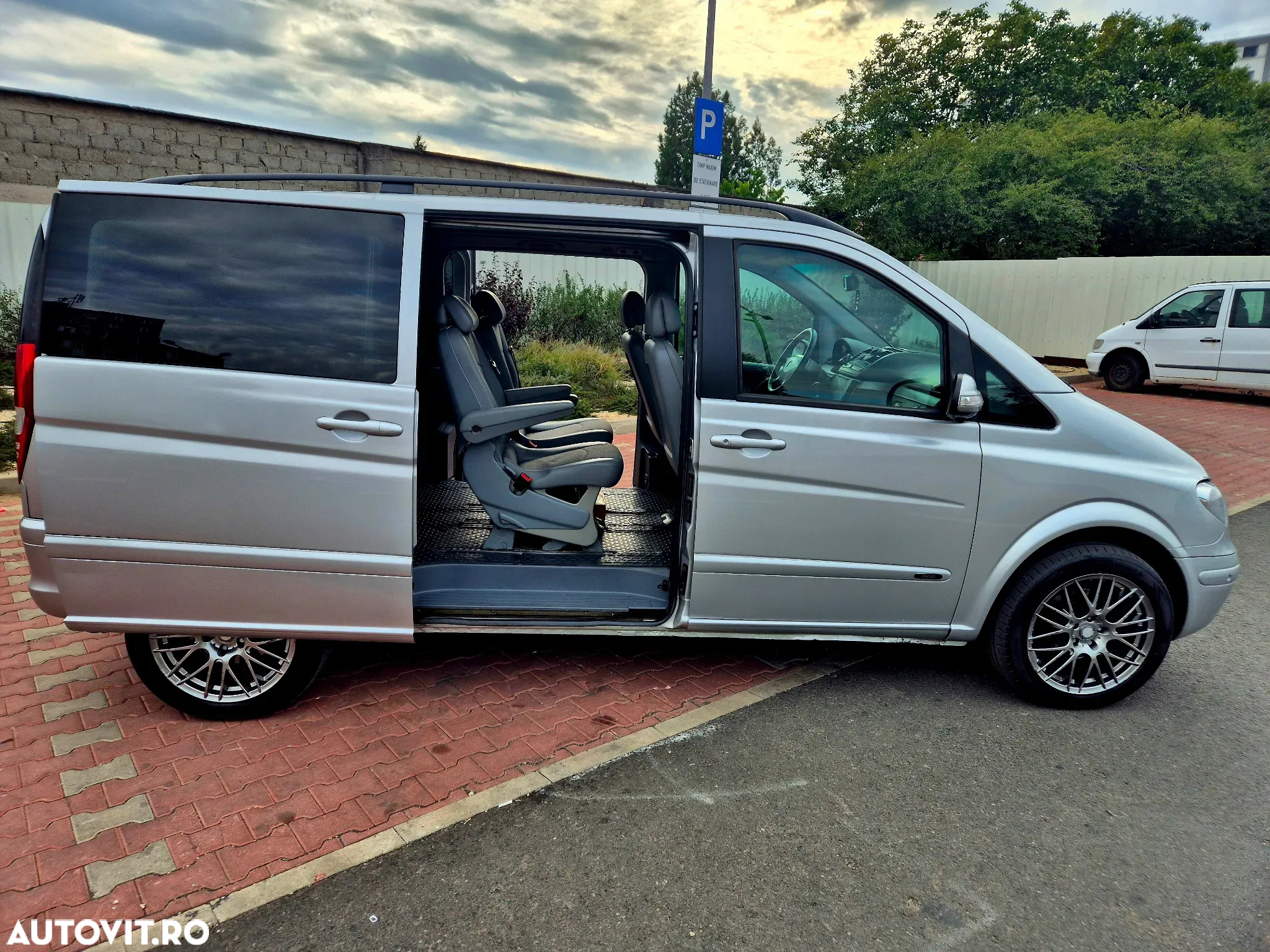 Mercedes-Benz Viano - 7