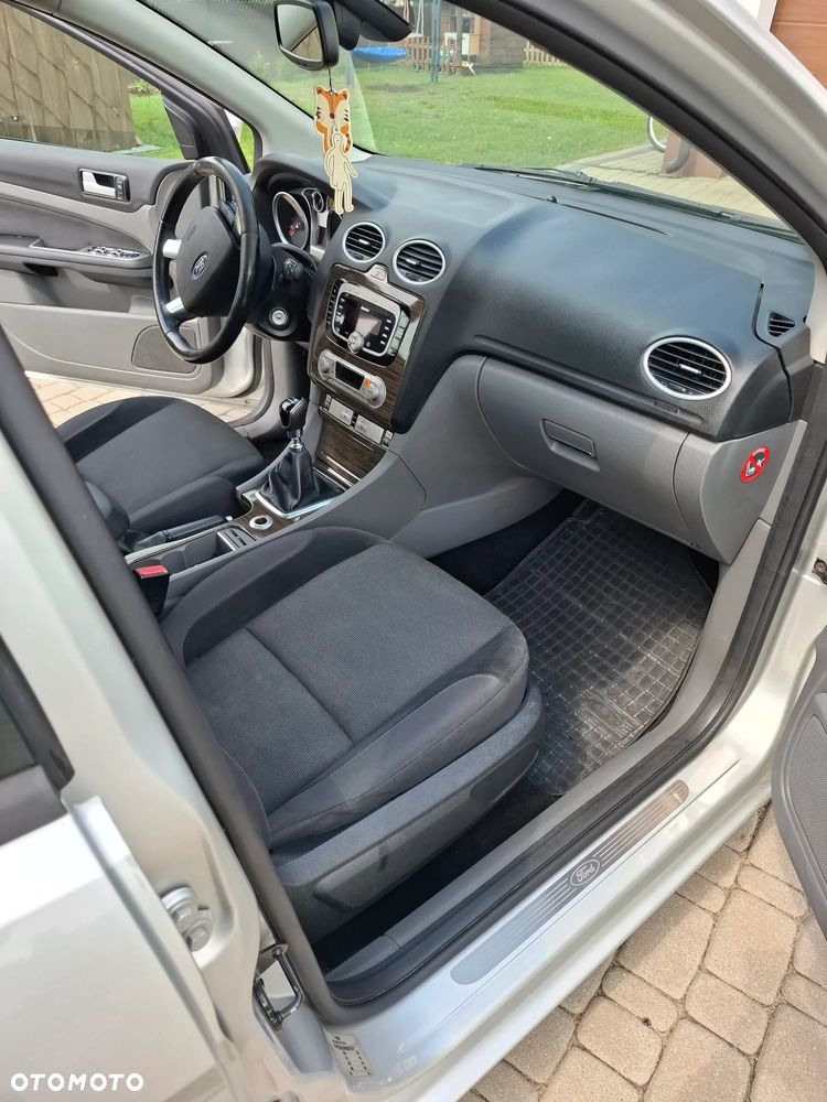 Ford Focus 2.0 TDCi Ghia DPF - 10