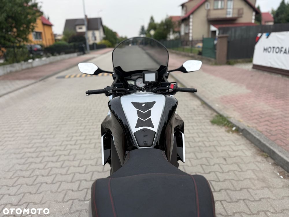 Honda VFR - 16