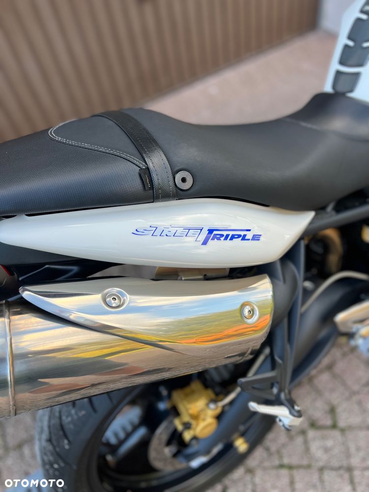 Triumph Street Triple - 16