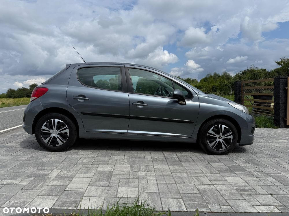 Peugeot 207 1.4 HDi Presence Euro5 - 8
