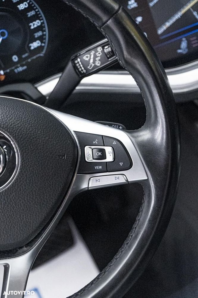 Volkswagen Touareg V6 TDI 4MOTION Elegance - 25