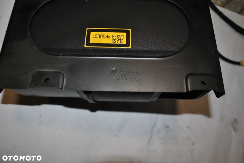 ZMIENIARKA NA 6 PŁYT 7L VW AUDI 05r - 2