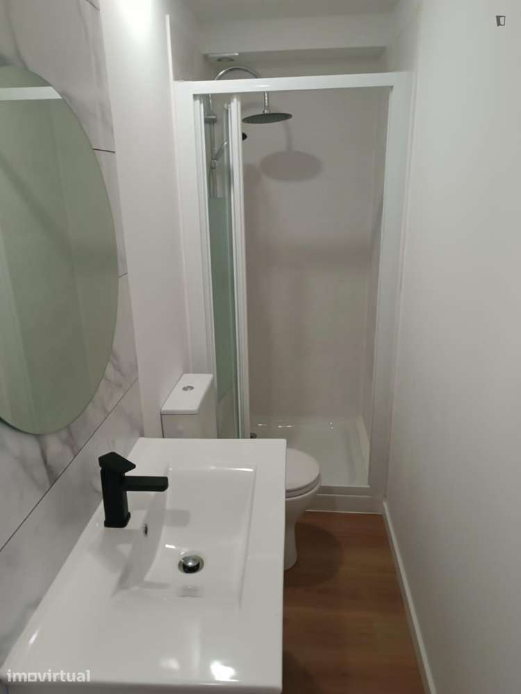 Apartamento com 1 quartos - localizado em Santa Marinha Porto - Grande imagem: 3/9