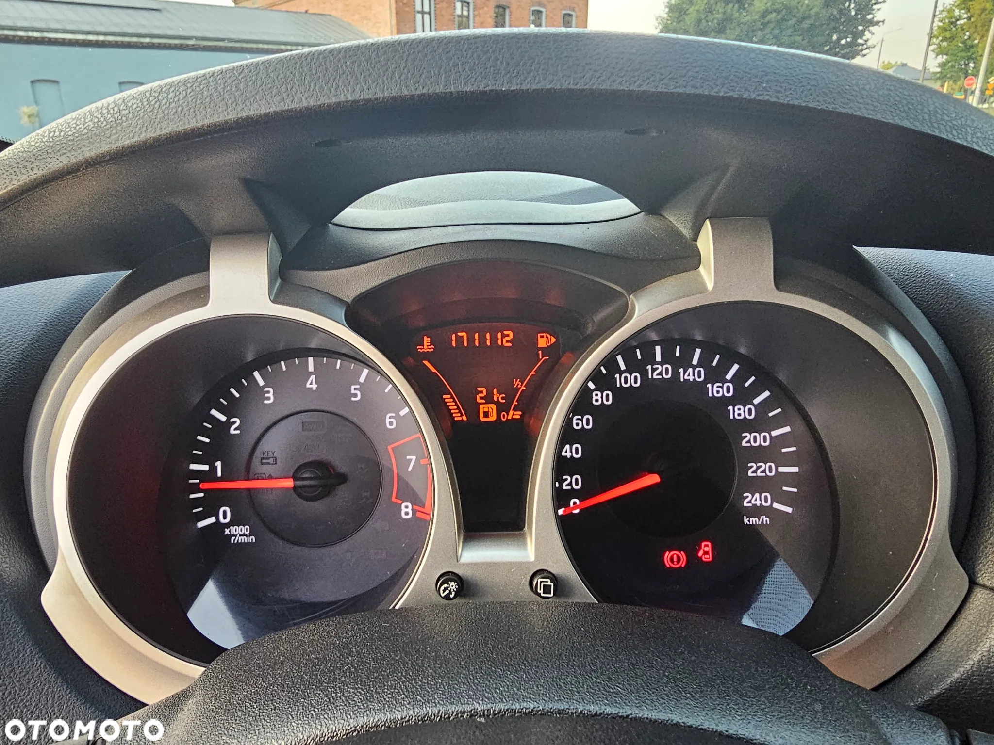 Nissan Juke 1.6 Visia - 24
